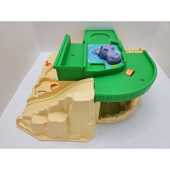 Vintage 1984 Little People Fisher Price Zoo Play Base Toy Plus 10 Extra Figures - Picture 5 of 12